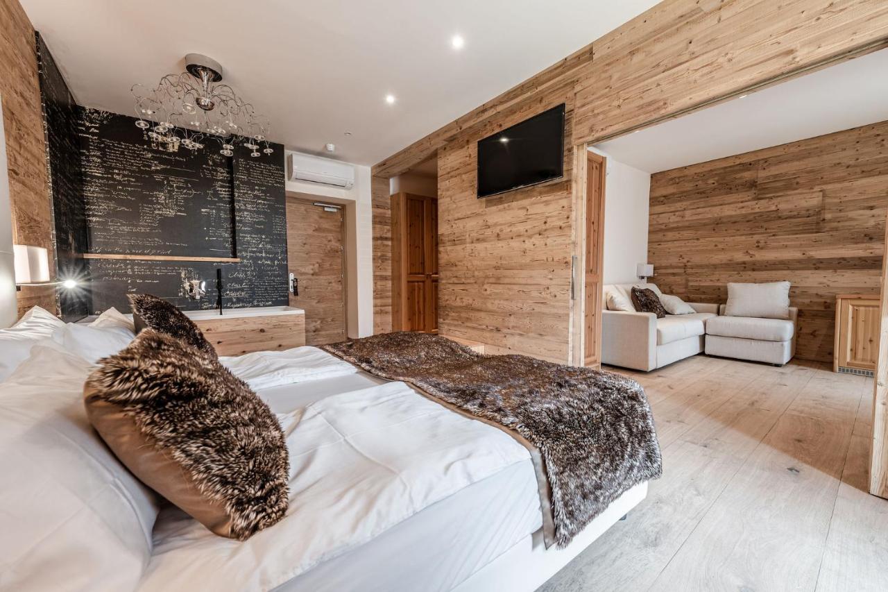 Boutique Hotel E Chalets Salvadori Mezzana  Esterno foto