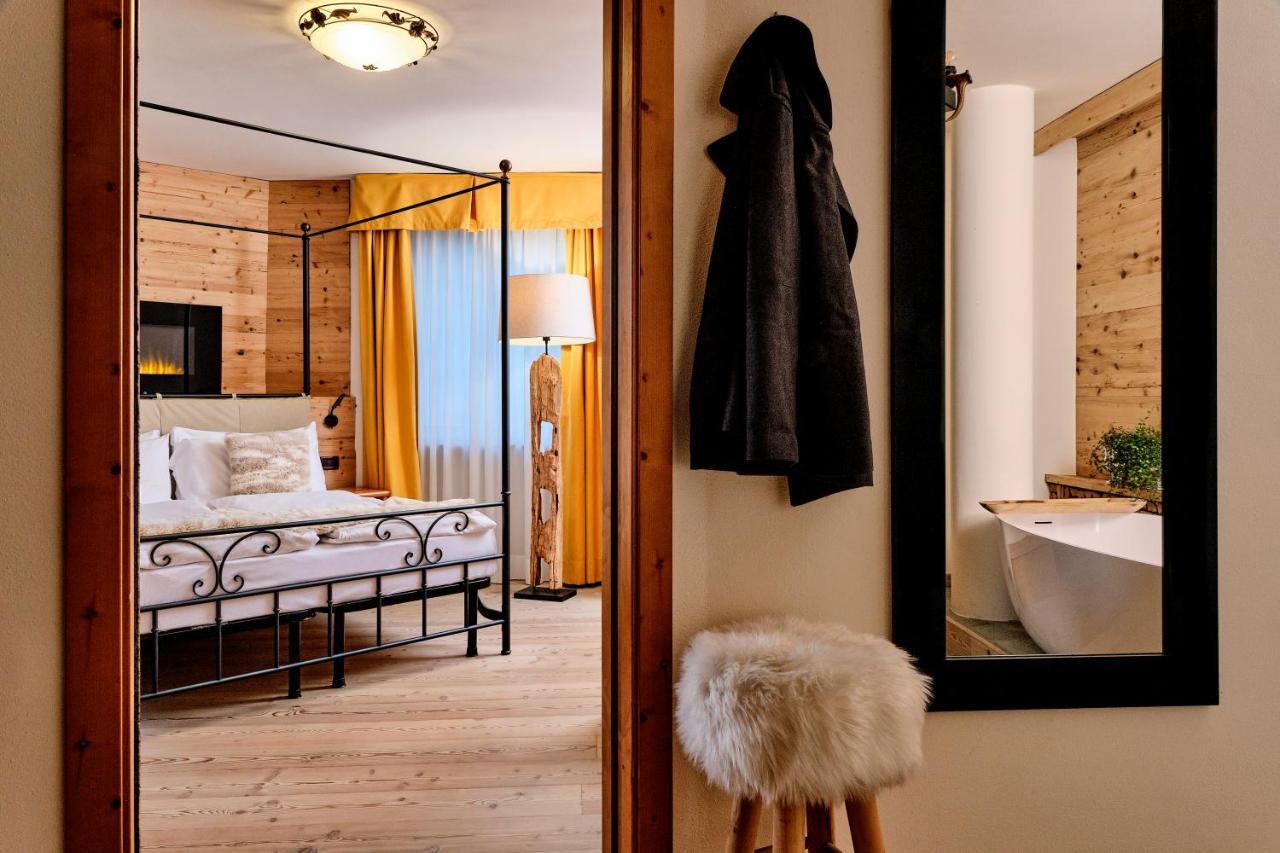 Boutique Hotel E Chalets Salvadori Mezzana  Esterno foto
