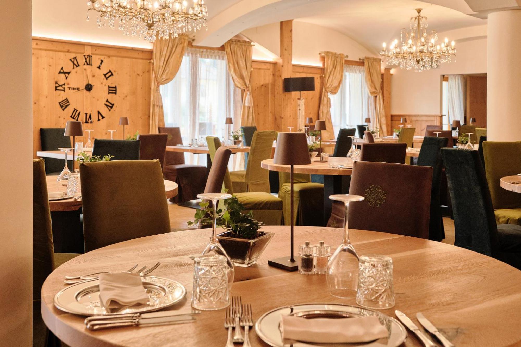 Boutique Hotel E Chalets Salvadori Mezzana  Esterno foto
