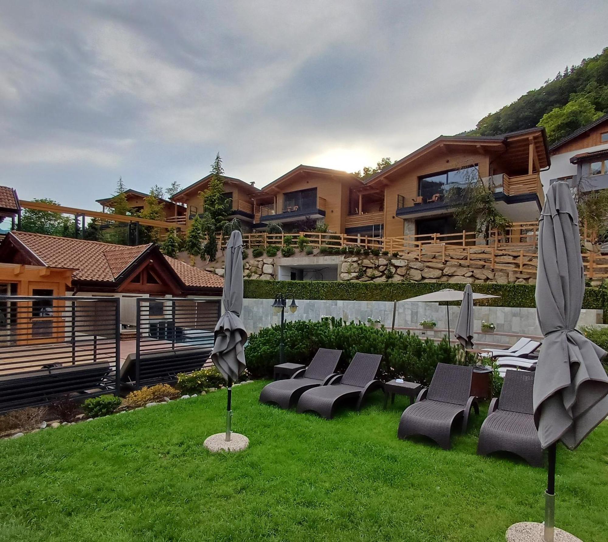 Boutique Hotel E Chalets Salvadori Mezzana  Esterno foto