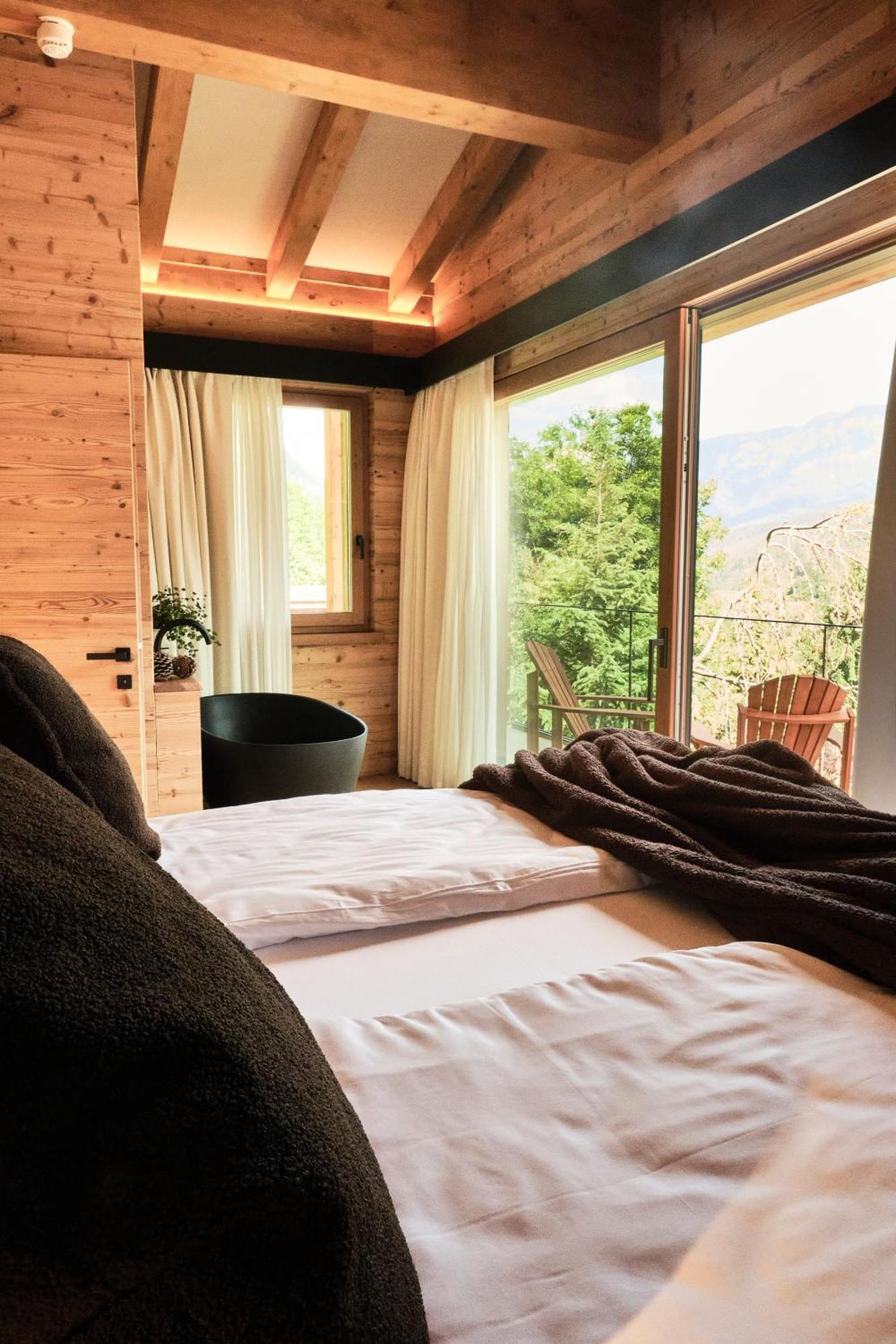 Boutique Hotel E Chalets Salvadori Mezzana  Esterno foto
