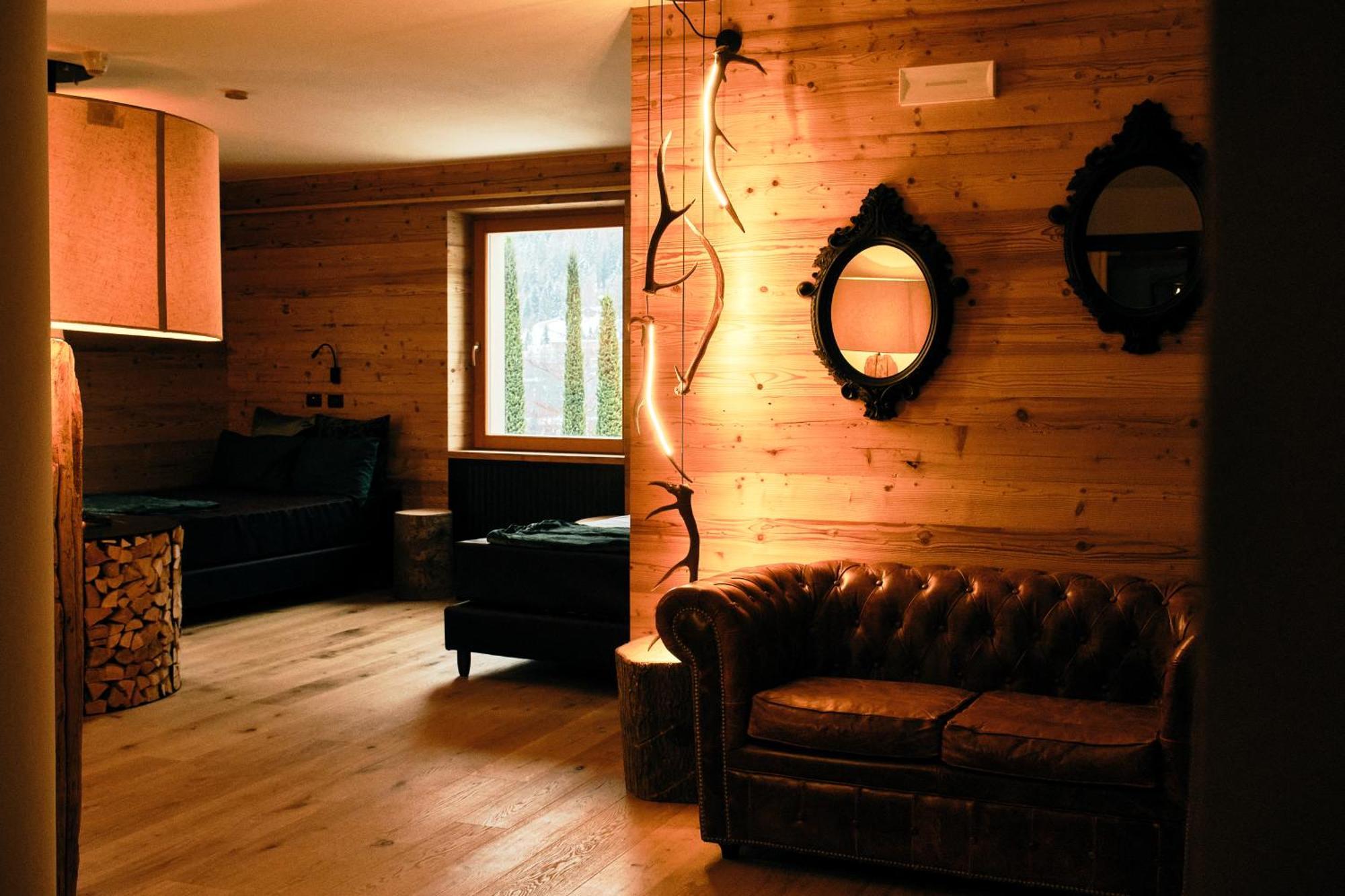Boutique Hotel E Chalets Salvadori Mezzana  Esterno foto