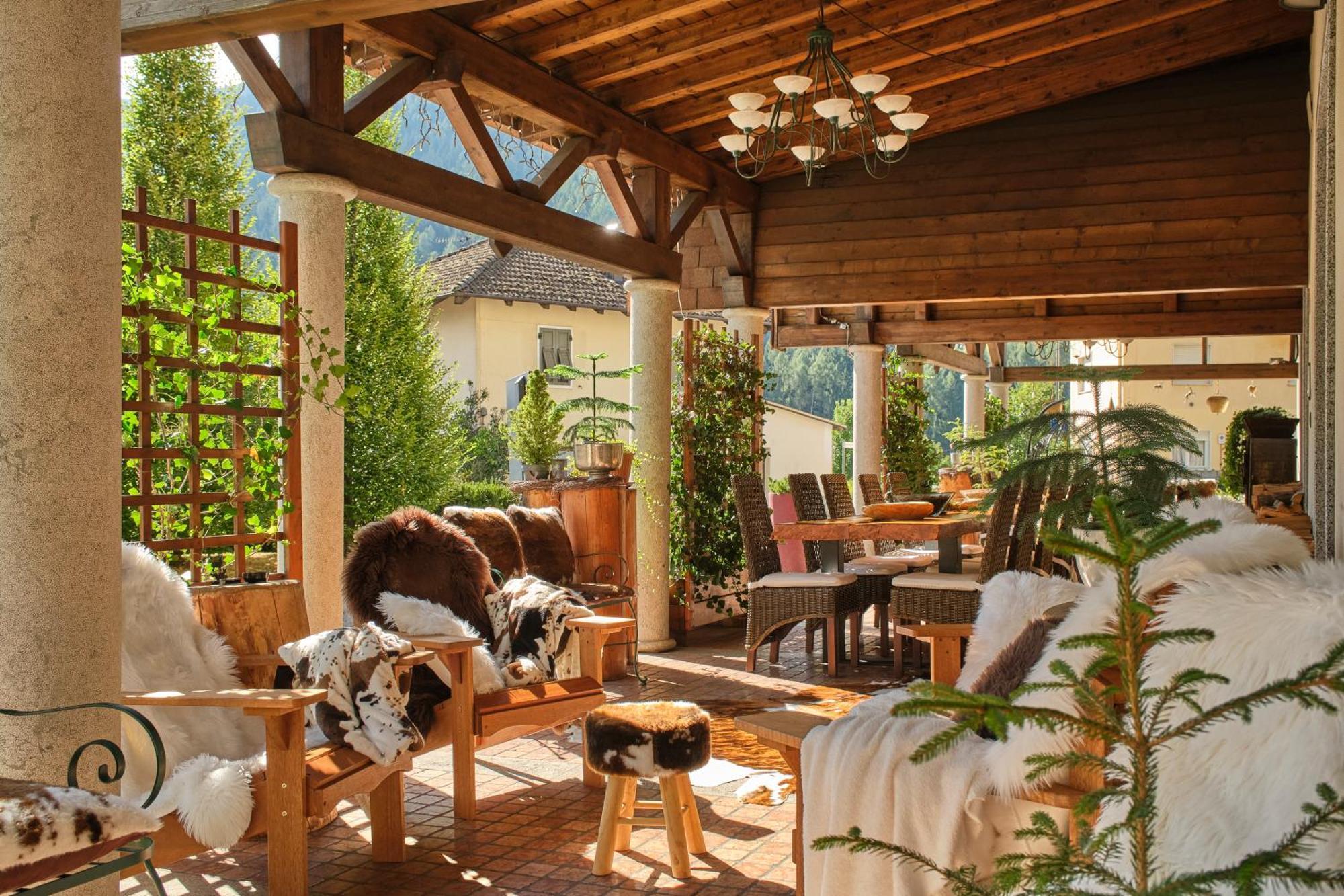 Boutique Hotel E Chalets Salvadori Mezzana  Esterno foto