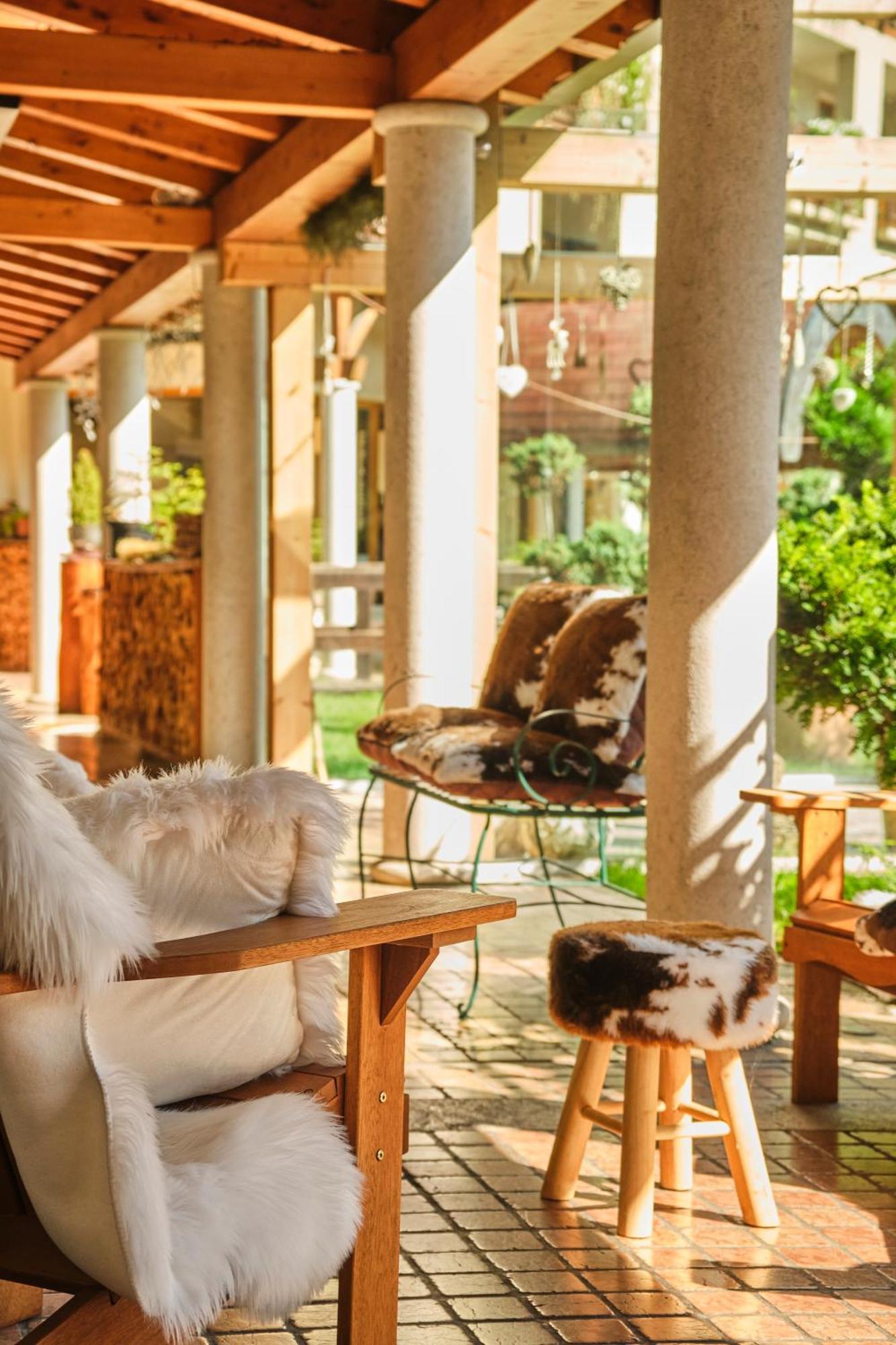 Boutique Hotel E Chalets Salvadori Mezzana  Esterno foto
