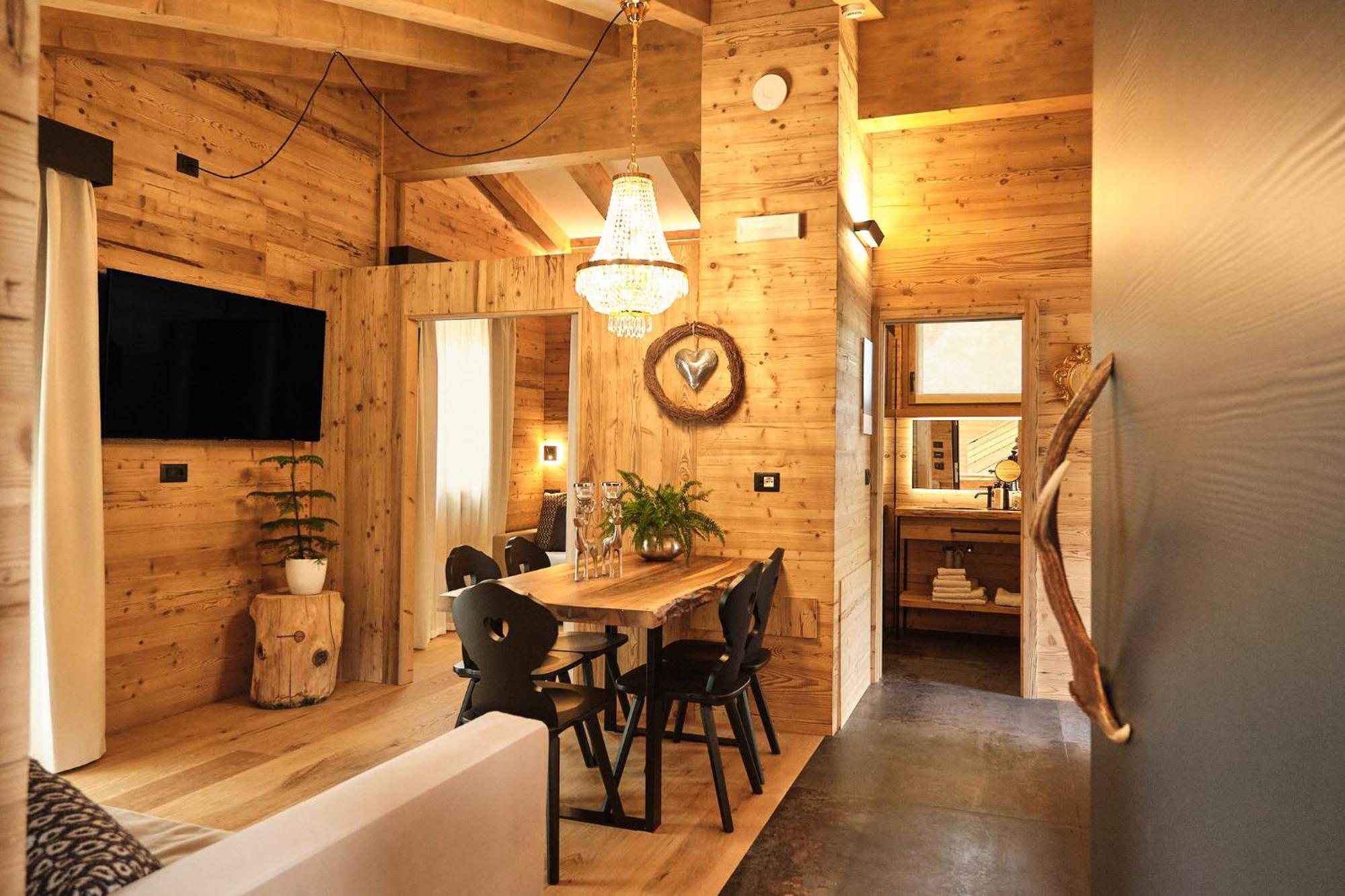 Boutique Hotel E Chalets Salvadori Mezzana  Esterno foto